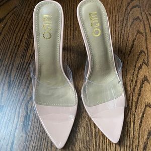 NUDE POINTED CLEAR HEELS